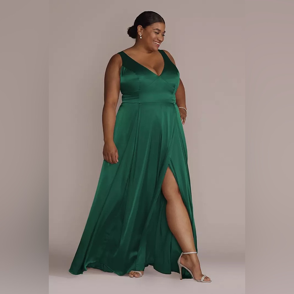 Charmeuse Tank V-Neck Dress with Slit+pockets in Juniper size 0 with padding
